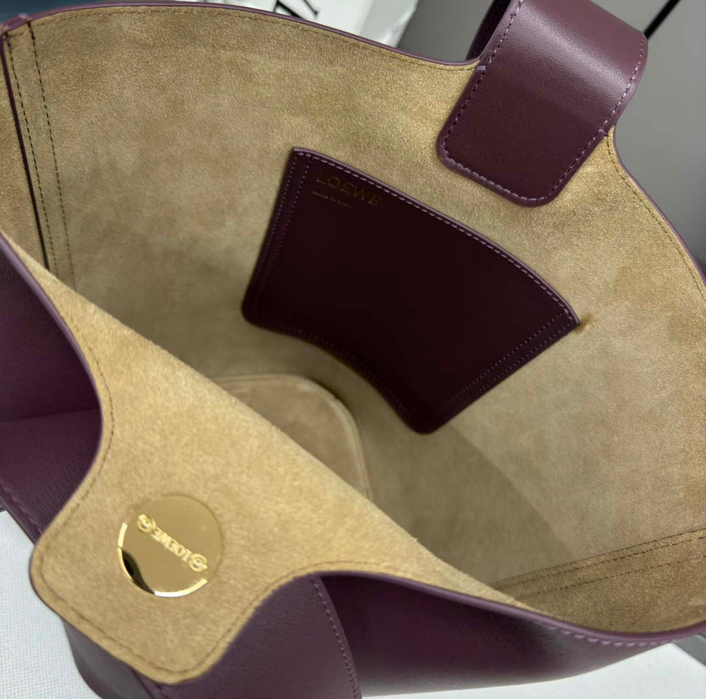 Loewe AANBBBWX01 Medium Pebble Bucket bag in mellow calfskin Wine Red
