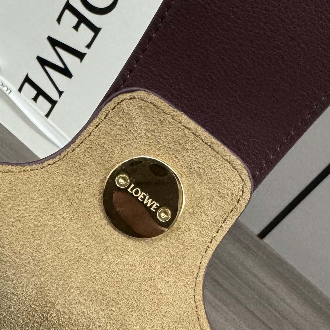 Loewe AANBBBWX01 Medium Pebble Bucket bag in mellow calfskin Wine Red