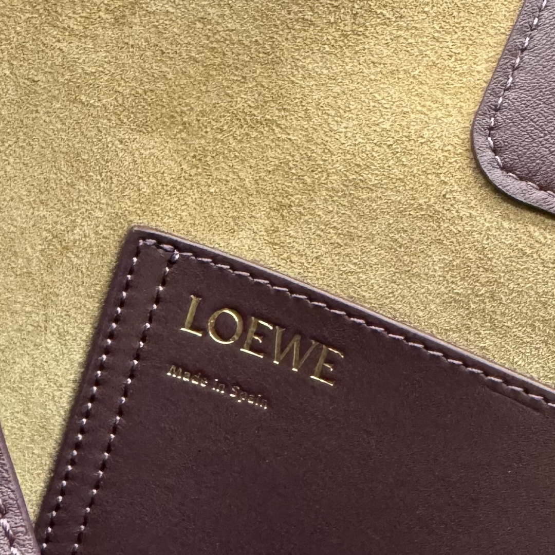 Loewe AANBBBWX01 Medium Pebble Bucket bag in mellow calfskin Wine Red
