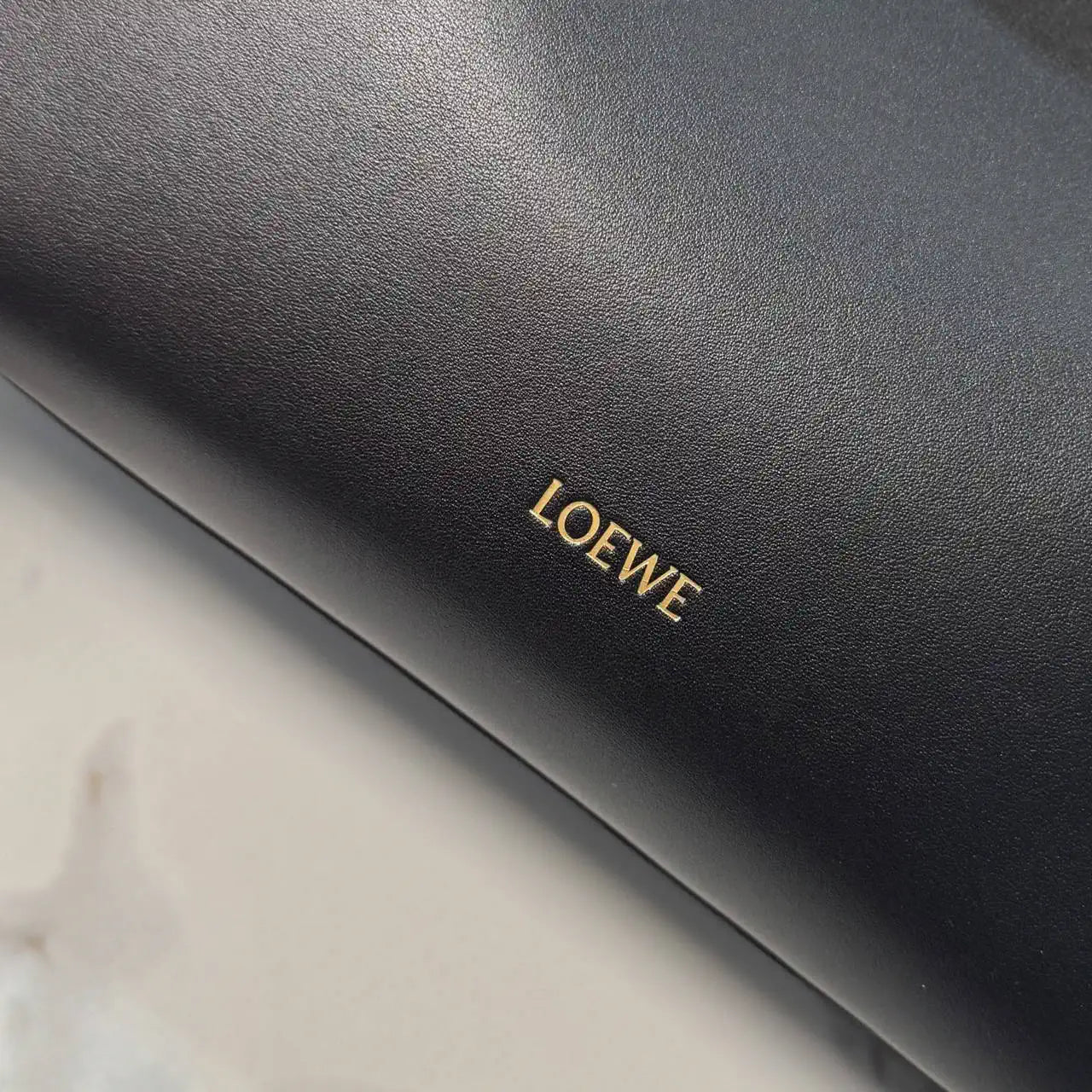 Loewe AANBSPBX01 Large Madrid bag in supple calfskin Black