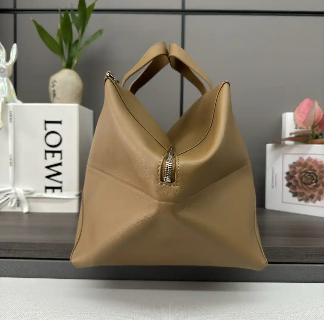 Loewe B510PFMX01 XXL Puzzle Fold tote in shiny calfskin Apricot