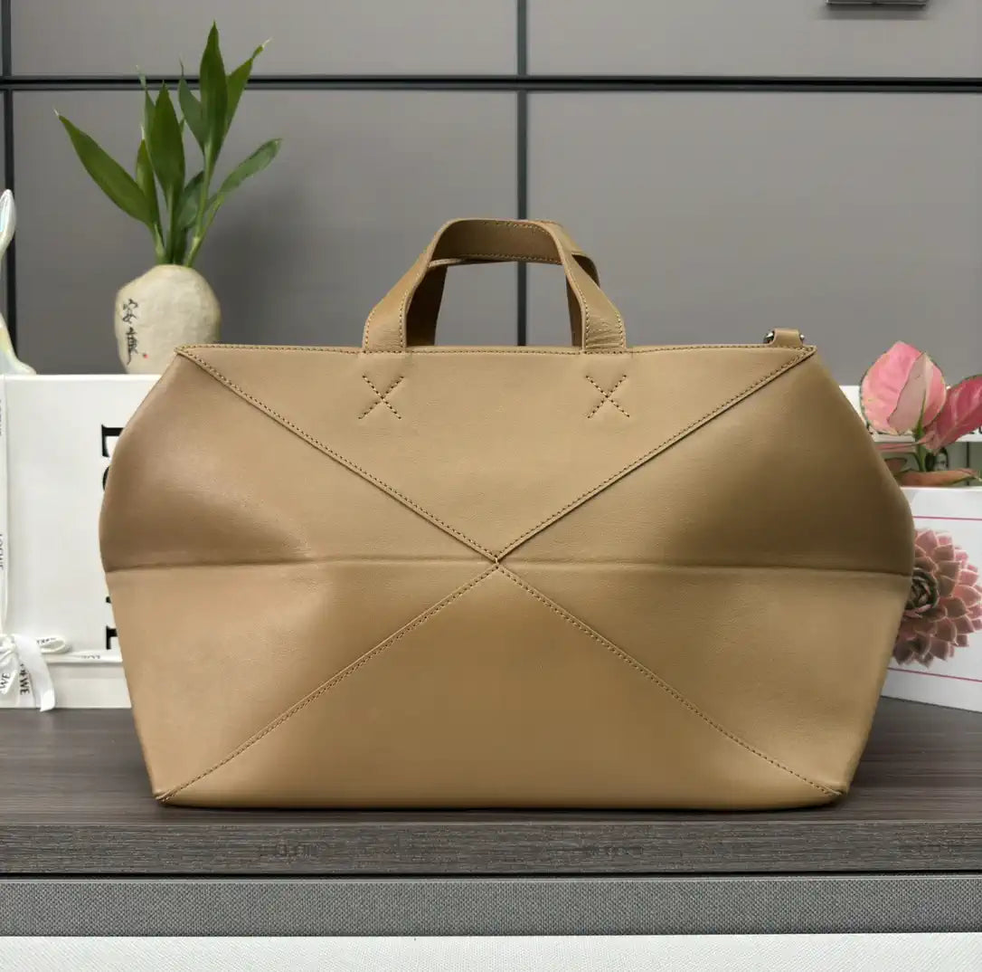 Loewe B510PFMX01 XXL Puzzle Fold tote in shiny calfskin Apricot