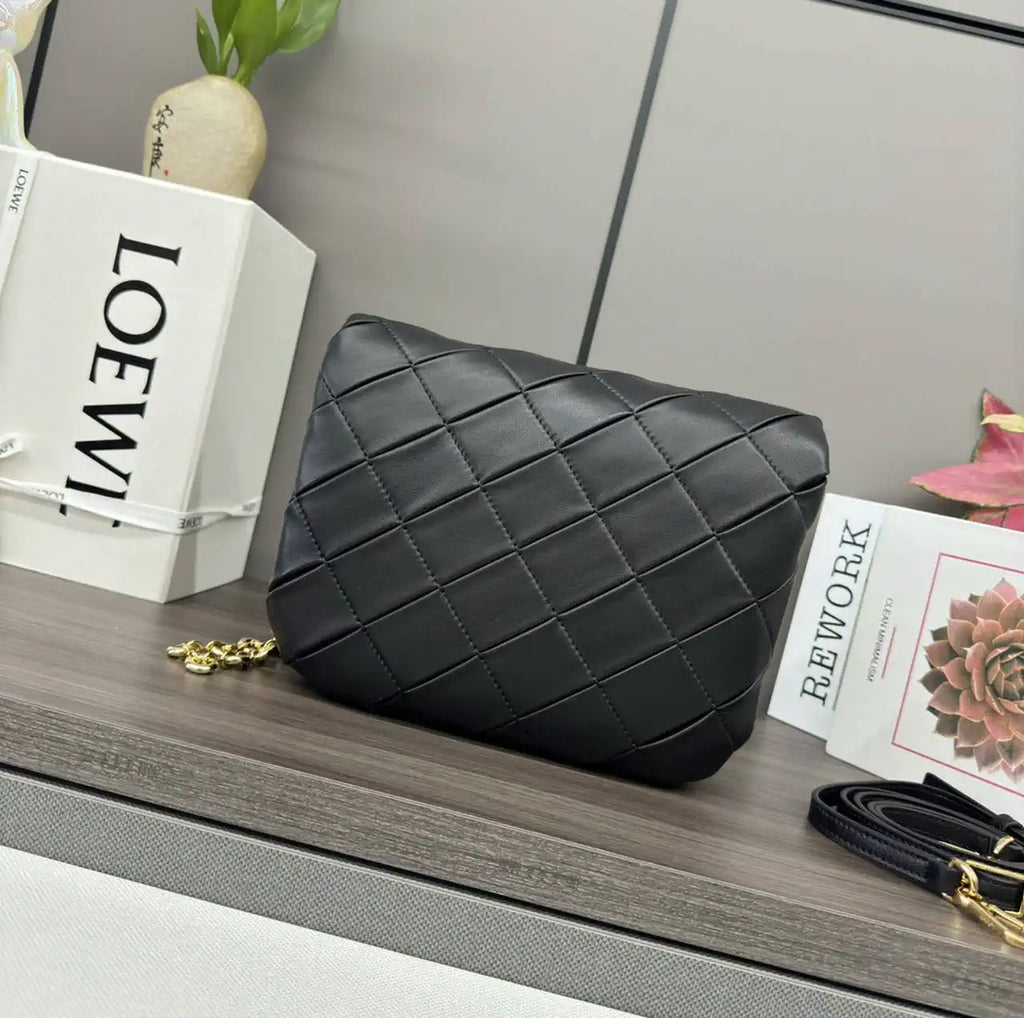 Loewe Large Puffer Goya Bag in Pleated Shiny Nappa 062466 Black