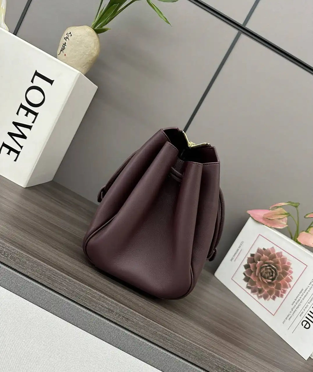 Loewe Medium Madrid bag in supple calfskin AANBAB1X01 Wine Red