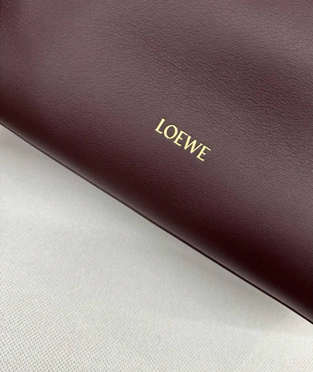 Loewe Medium Madrid bag in supple calfskin AANBAB1X01 Wine Red
