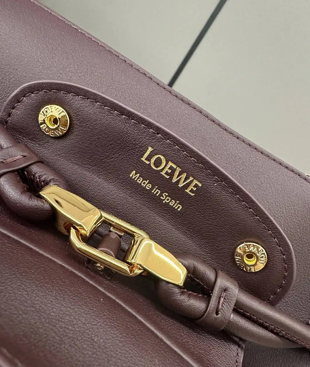Loewe Medium Madrid bag in supple calfskin AANBAB1X01 Wine Red