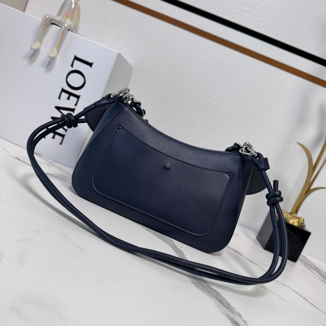 Loewe Medium Ola bag in smooth calfskin AP22P22X07  Lo90004