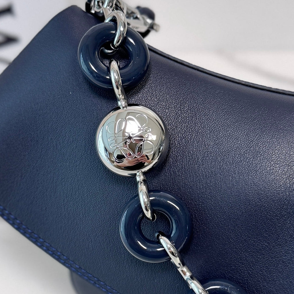Loewe Medium Ola bag in smooth calfskin AP22P22X07  Lo90004