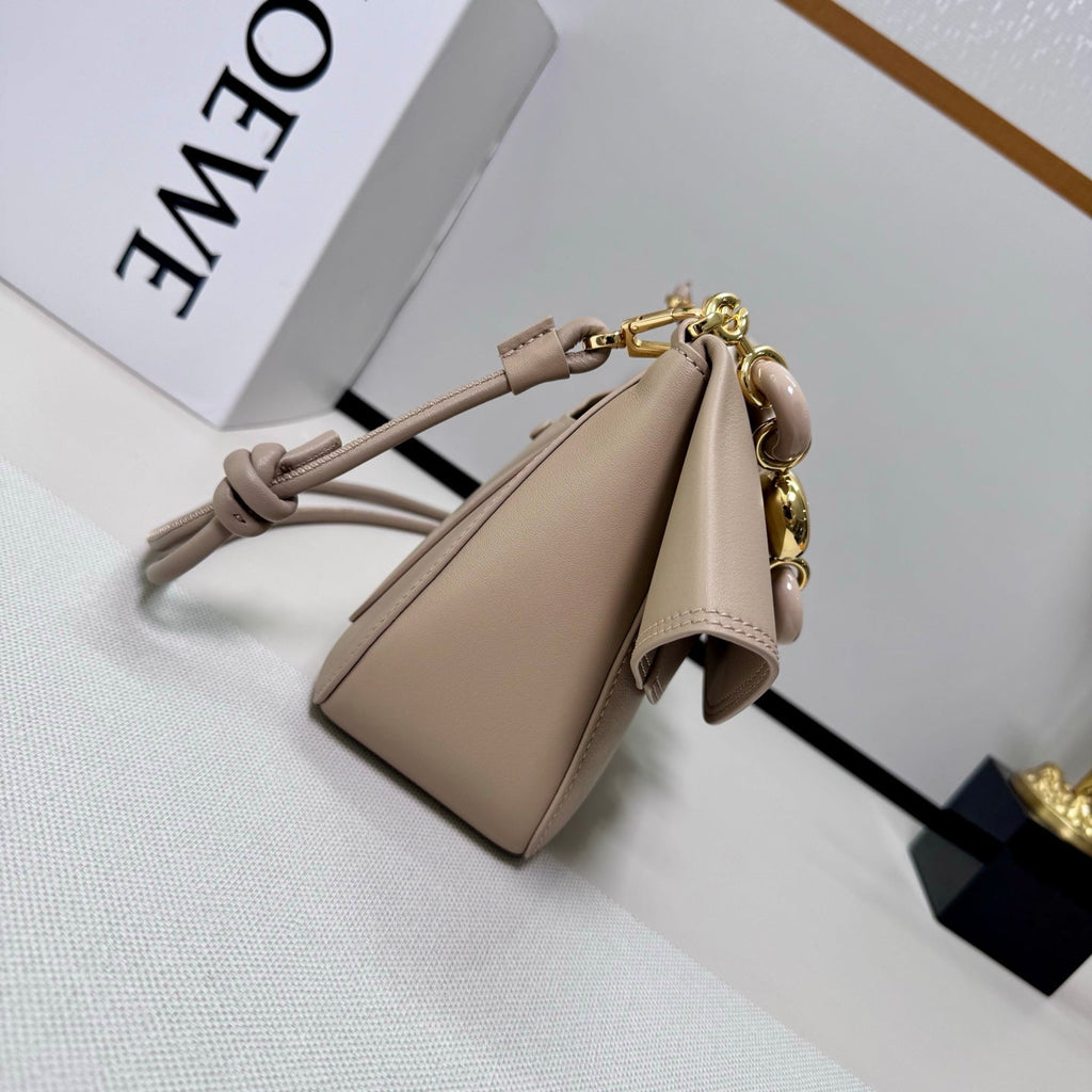 Loewe Medium Ola bag in smooth calfskin AP22P22X07  Lo90005