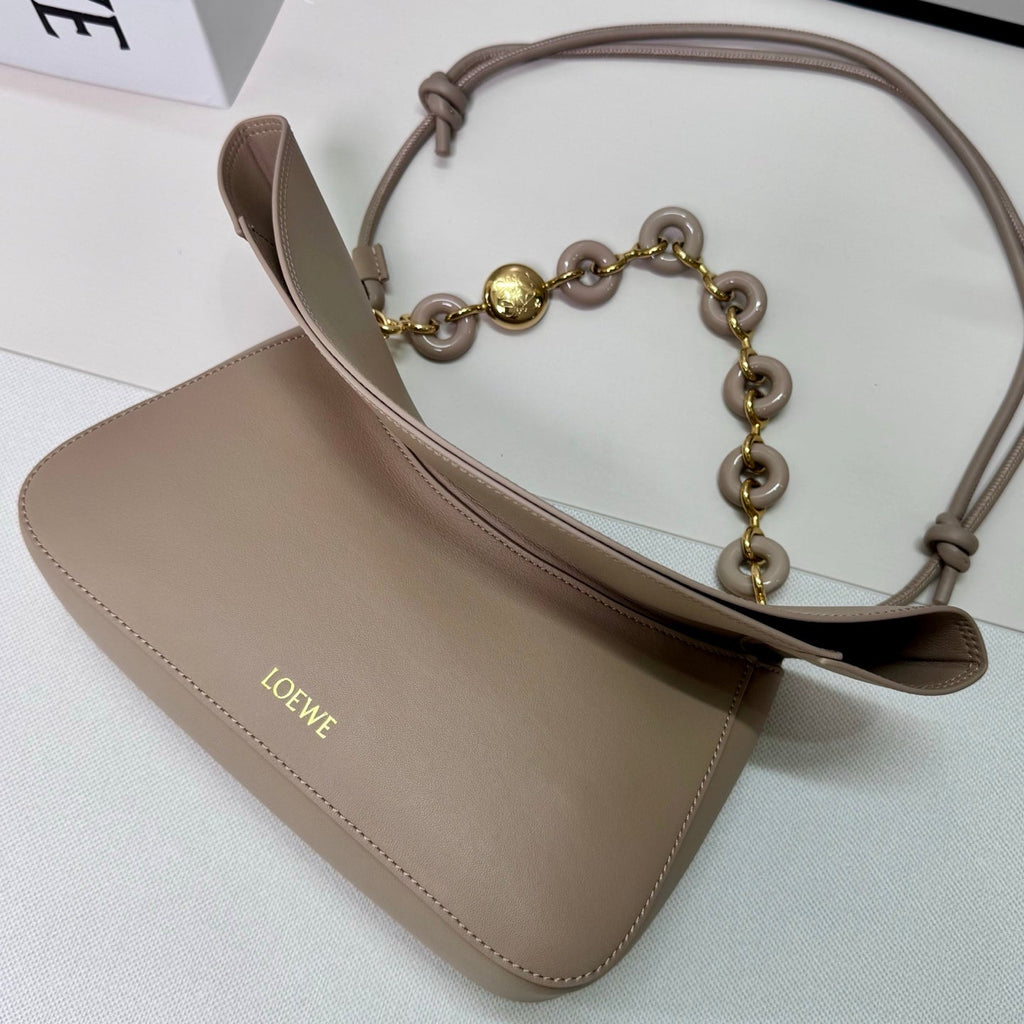 Loewe Medium Ola bag in smooth calfskin AP22P22X07  Lo90005