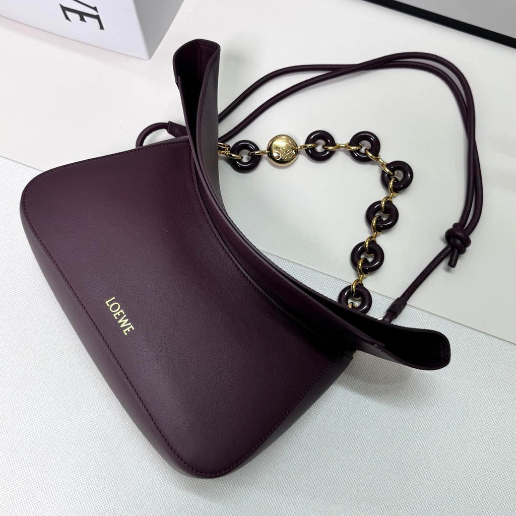 Loewe Medium Ola bag in smooth calfskin AP22P22X07  Lo90006