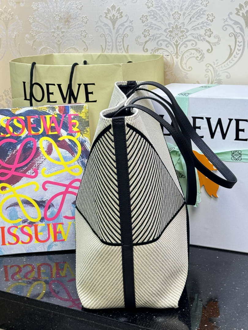 Loewe Medium Puzzle Fold tote in Linen embroidery A657G50X01 Beige and Black