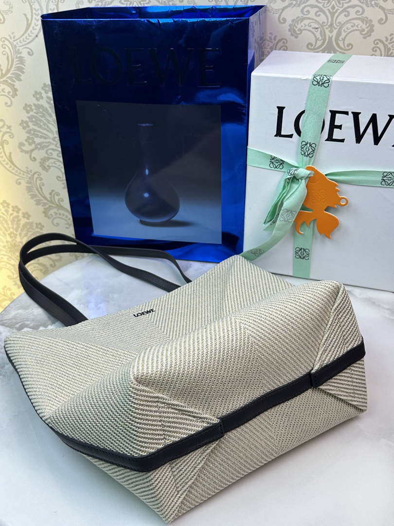 Loewe Medium Puzzle Fold tote in Linen embroidery A657G50X01 Beige