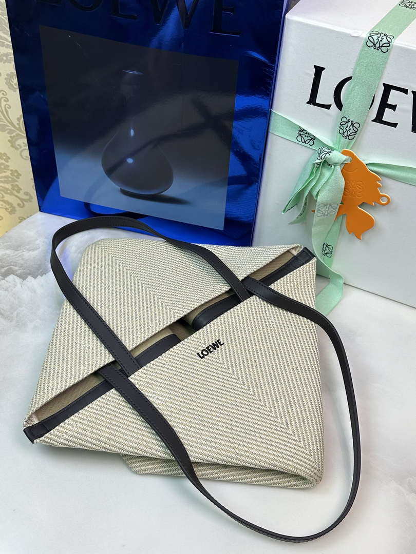 Loewe Medium Puzzle Fold tote in Linen embroidery A657G50X01 Beige