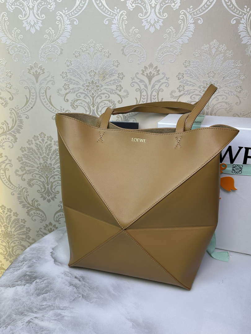Loewe Medium Puzzle Fold tote in shiny calfskin A657G50X01 Brown