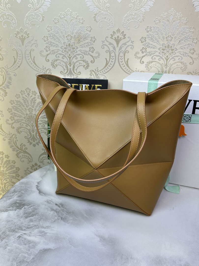 Loewe Medium Puzzle Fold tote in shiny calfskin A657G50X01 Brown