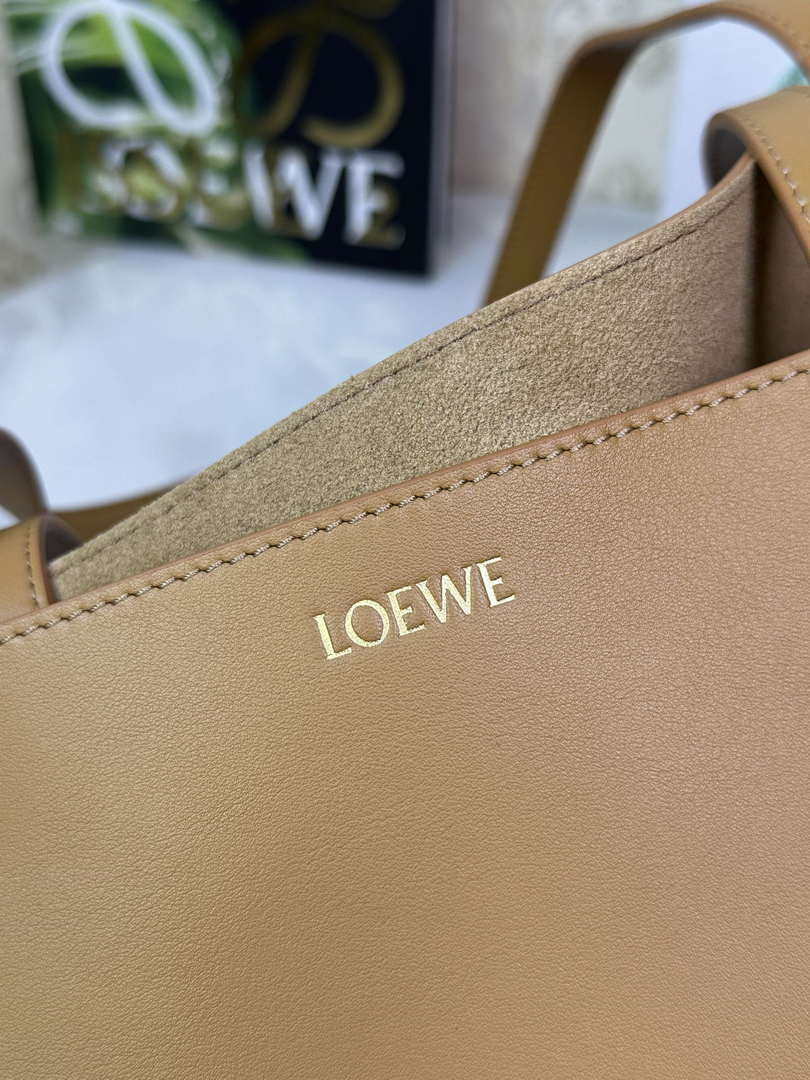 Loewe Medium Puzzle Fold tote in shiny calfskin A657G50X01 Brown