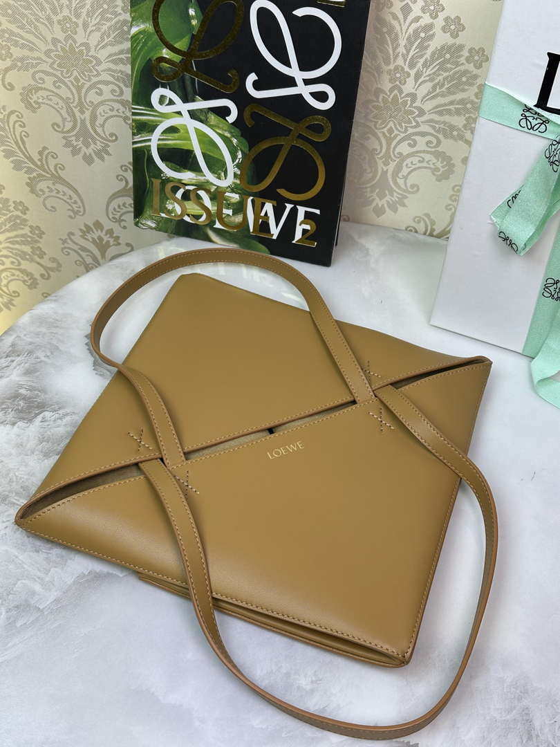 Loewe Medium Puzzle Fold tote in shiny calfskin A657G50X01 Brown