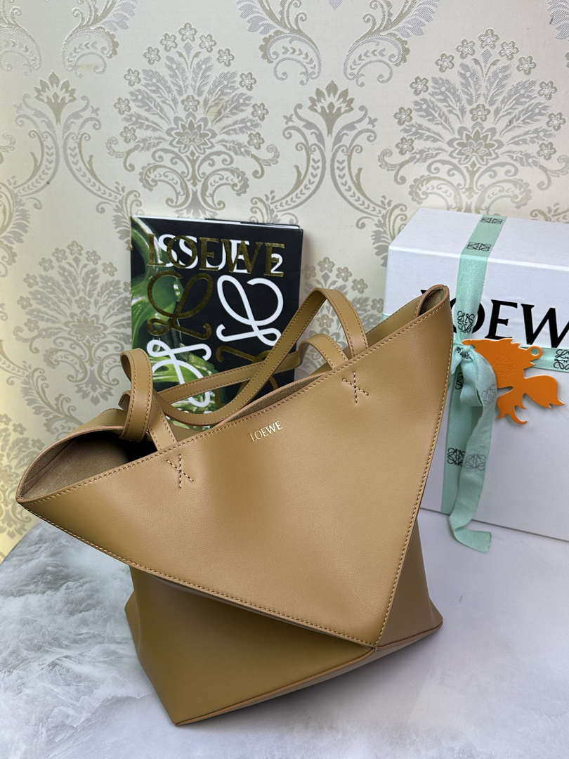 Loewe Medium Puzzle Fold tote in shiny calfskin A657G50X01 Brown