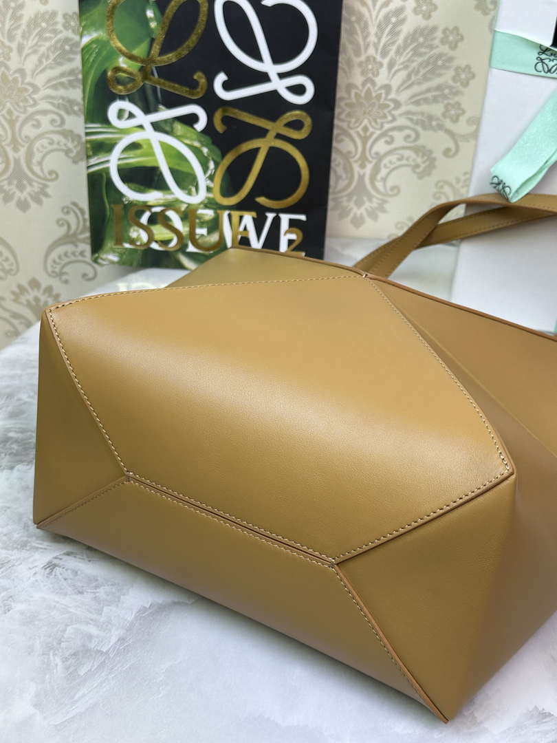 Loewe Medium Puzzle Fold tote in shiny calfskin A657G50X01 Brown