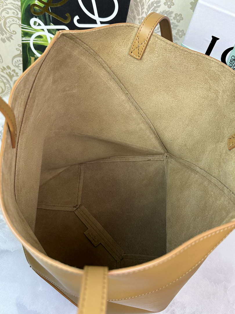 Loewe Medium Puzzle Fold tote in shiny calfskin A657G50X01 Brown