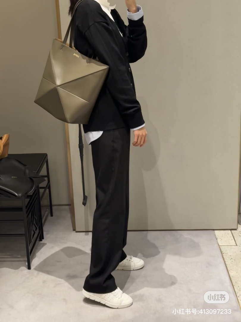 Loewe Medium Puzzle Fold tote in shiny calfskin A657G50X01 Dark Green