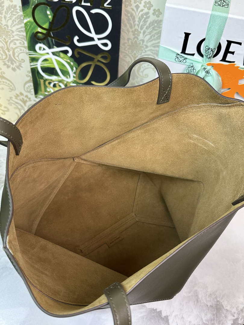 Loewe Medium Puzzle Fold tote in shiny calfskin A657G50X01 Dark Green