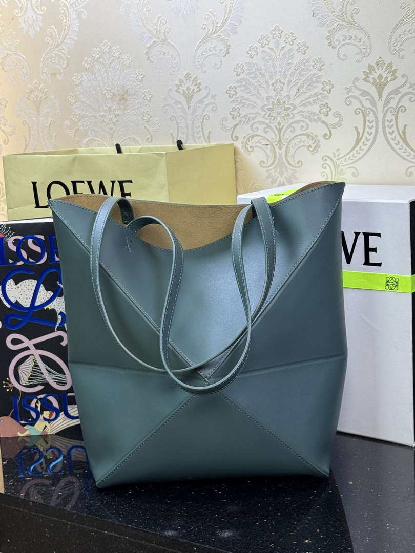 Loewe Medium Puzzle Fold tote in shiny calfskin A657G50X01 Vetiver Green