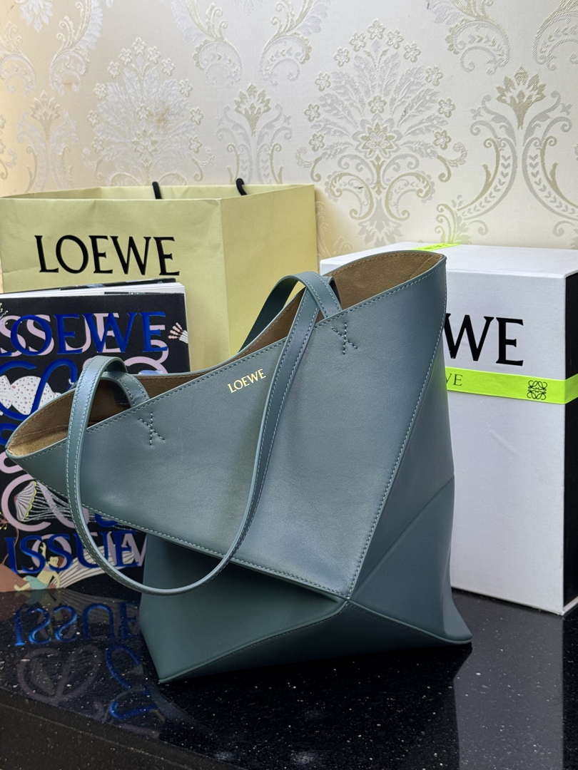 Loewe Medium Puzzle Fold tote in shiny calfskin A657G50X01 Vetiver Green