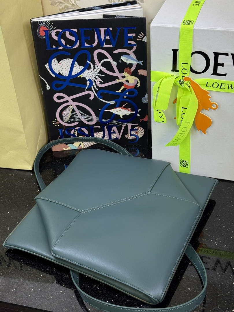 Loewe Medium Puzzle Fold tote in shiny calfskin A657G50X01 Vetiver Green