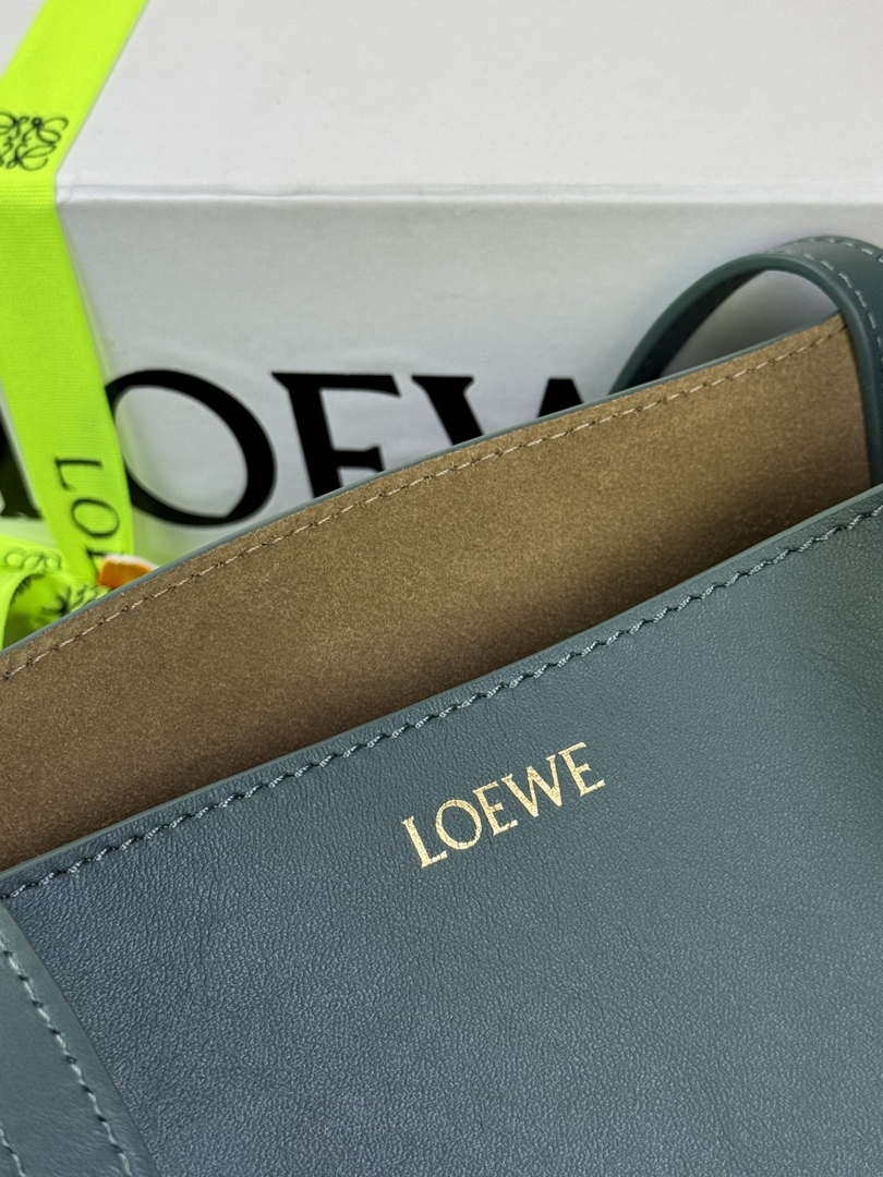Loewe Medium Puzzle Fold tote in shiny calfskin A657G50X01 Vetiver Green