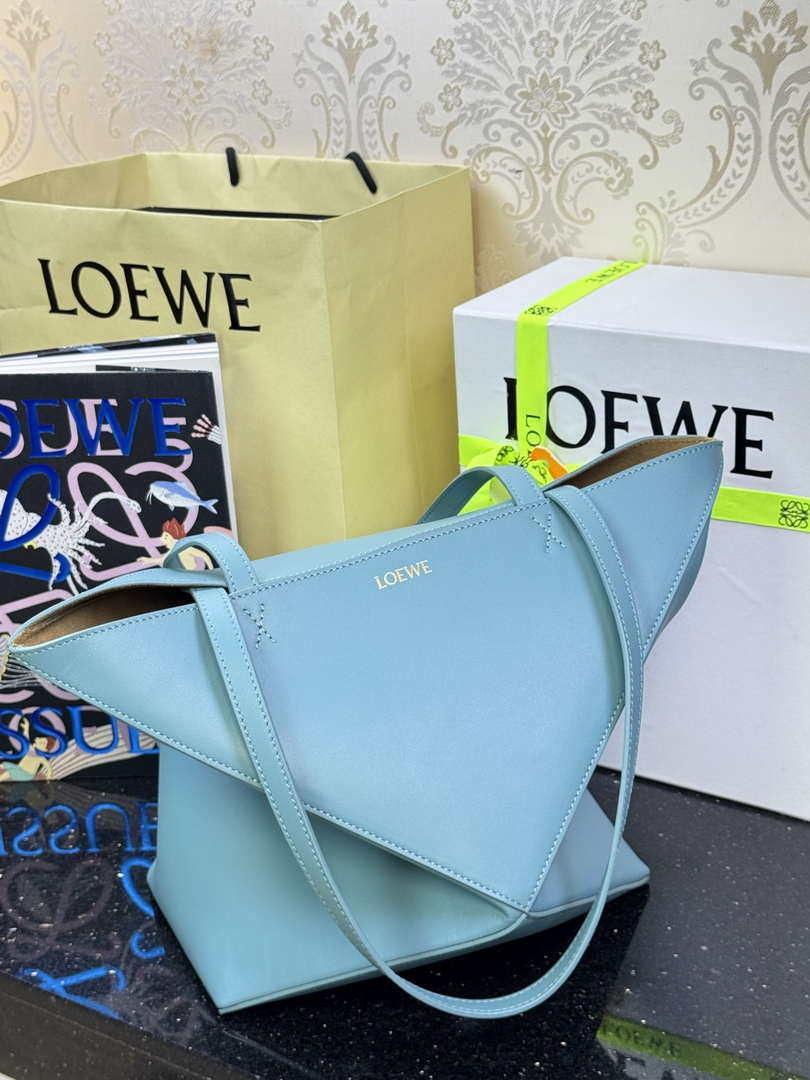 Loewe Medium Puzzle Fold tote in shiny calfskin A657G50X01 Lake Blue