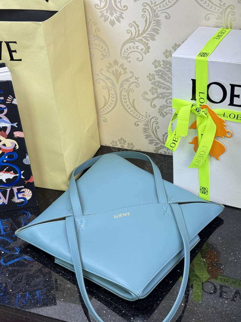 Loewe Medium Puzzle Fold tote in shiny calfskin A657G50X01 Lake Blue