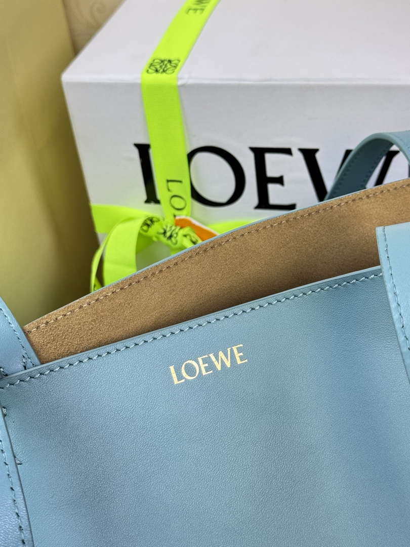 Loewe Medium Puzzle Fold tote in shiny calfskin A657G50X01 Lake Blue
