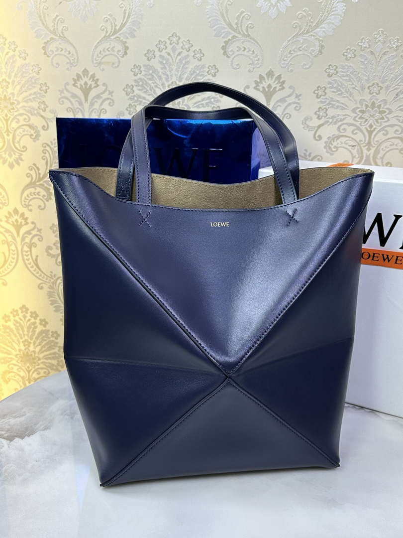 Loewe Medium Puzzle Fold tote in shiny calfskin A657G50X01 Navy Blue