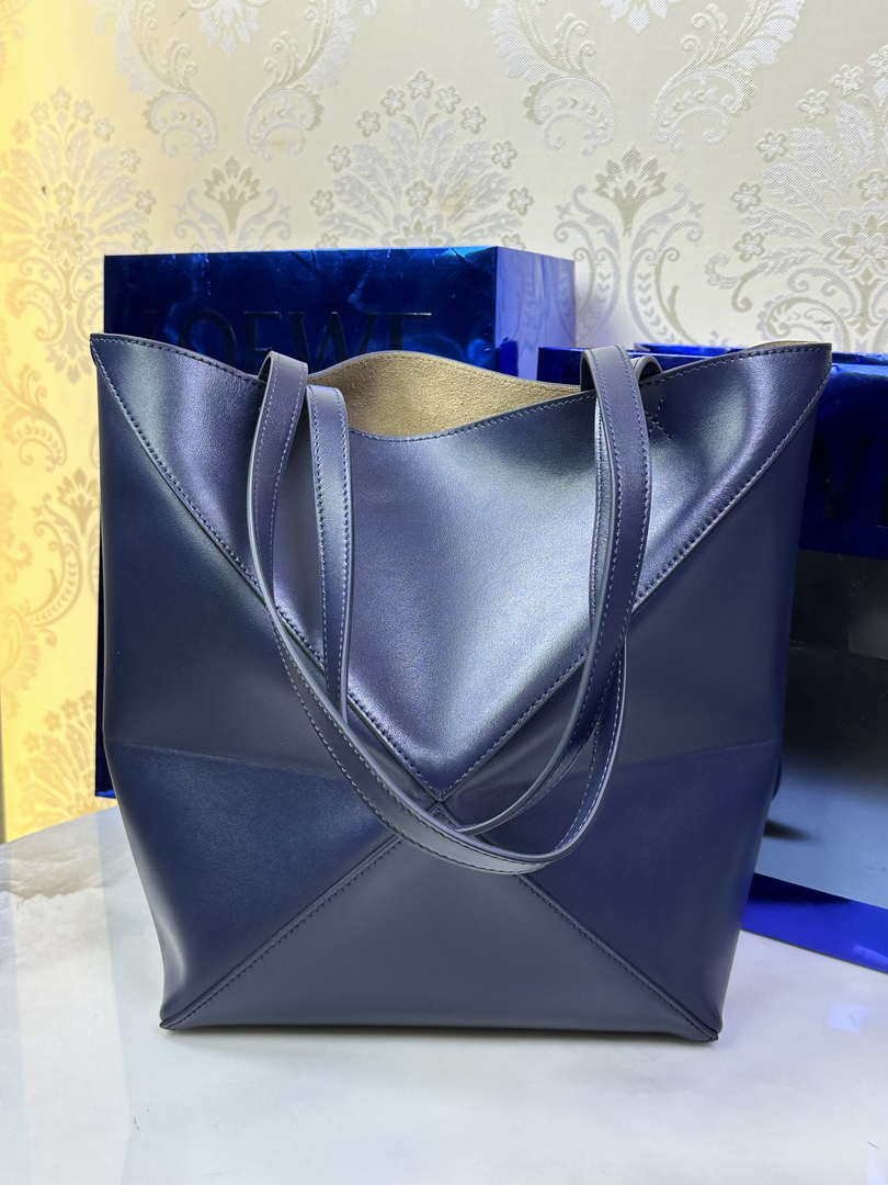 Loewe Medium Puzzle Fold tote in shiny calfskin A657G50X01 Navy Blue