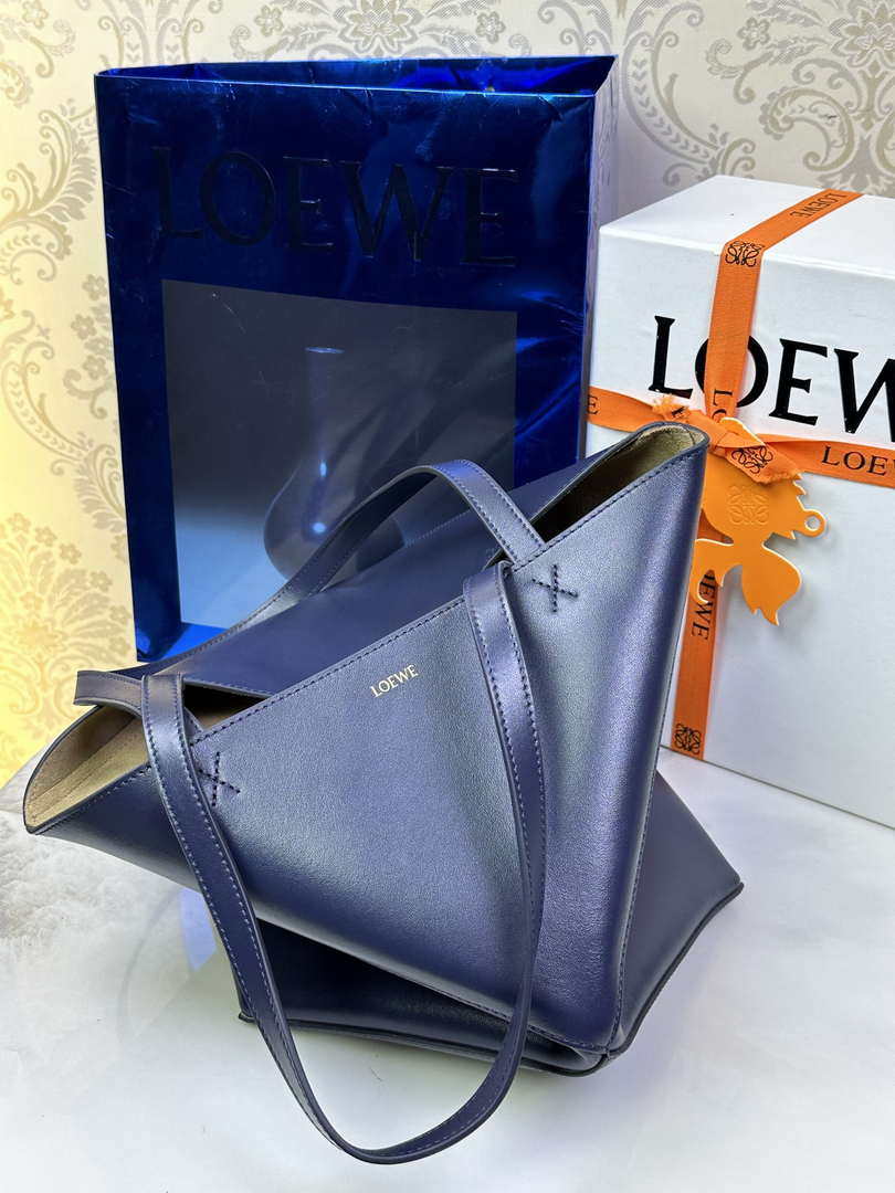 Loewe Medium Puzzle Fold tote in shiny calfskin A657G50X01 Navy Blue
