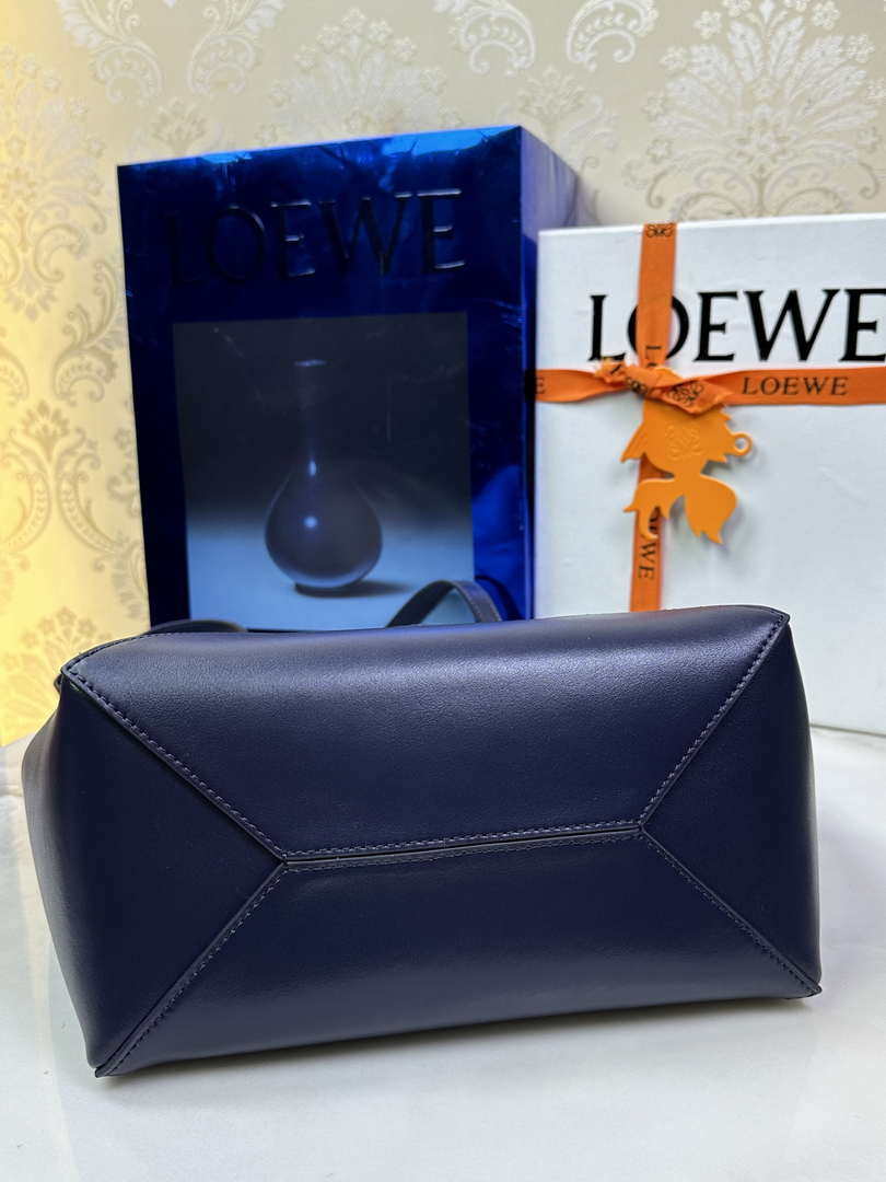 Loewe Medium Puzzle Fold tote in shiny calfskin A657G50X01 Navy Blue