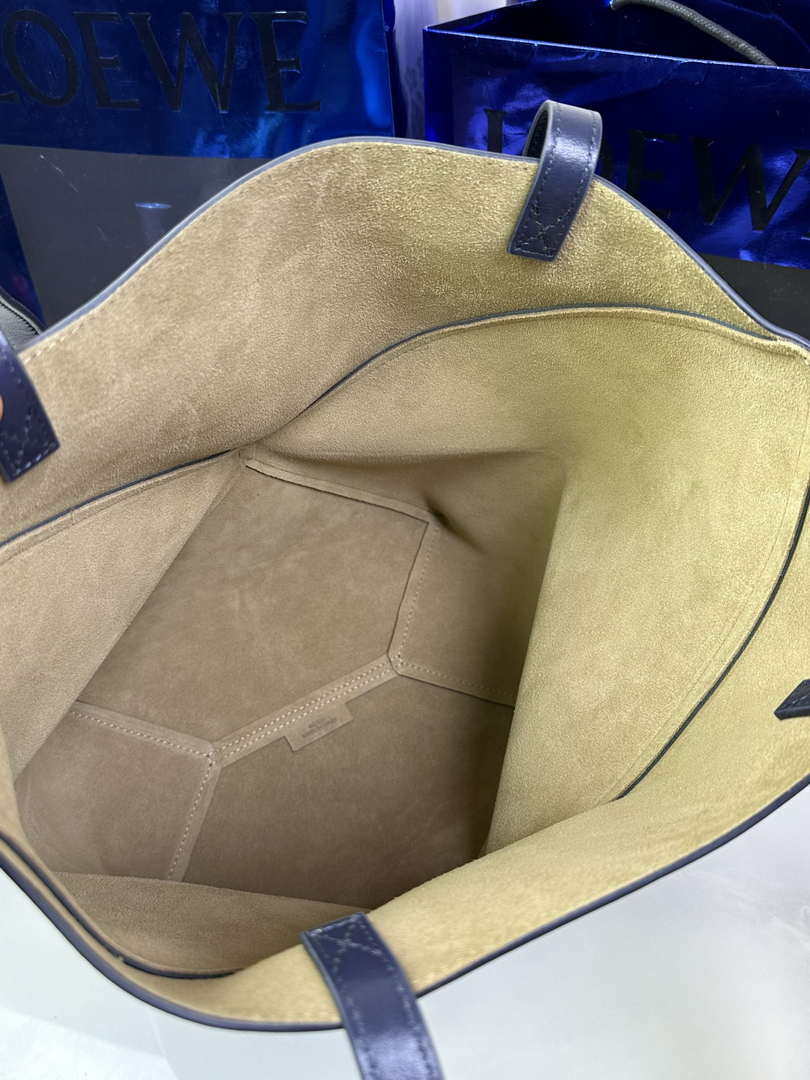 Loewe Medium Puzzle Fold tote in shiny calfskin A657G50X01 Navy Blue