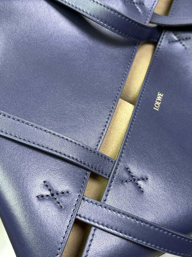 Loewe Medium Puzzle Fold tote in shiny calfskin A657G50X01 Navy Blue