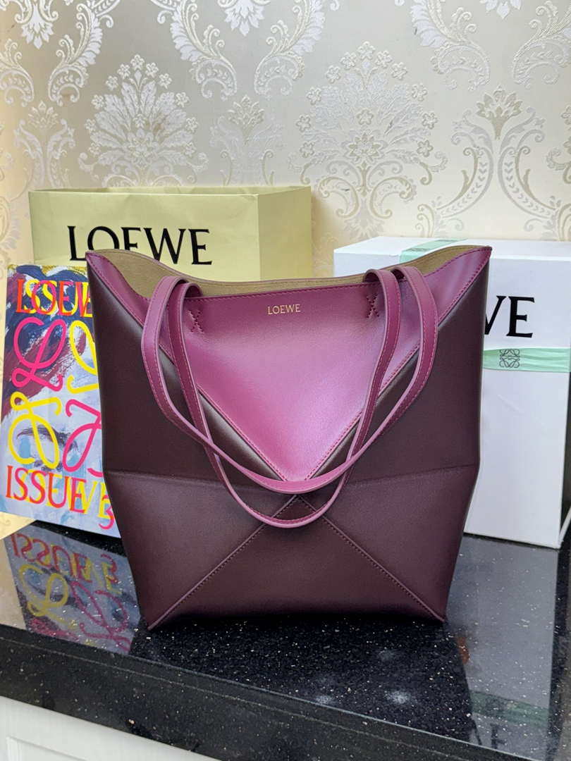 Loewe Medium Puzzle Fold tote in shiny calfskin A657G50X01 Wine Red