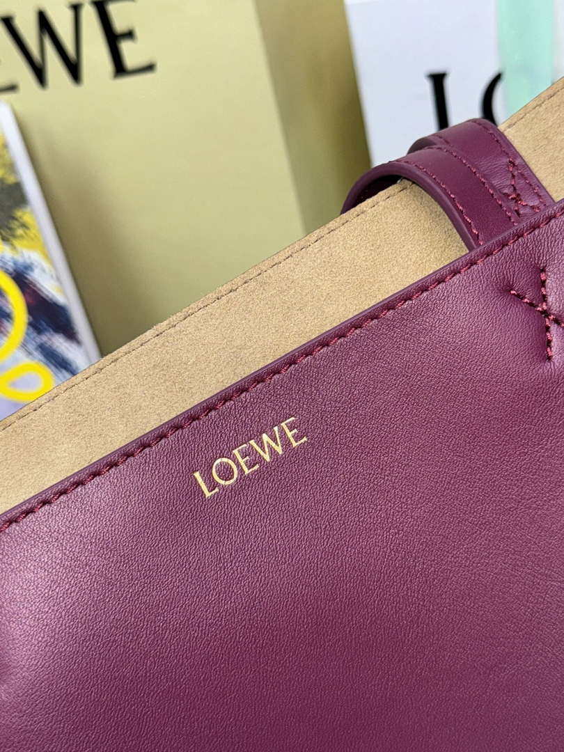 Loewe Medium Puzzle Fold tote in shiny calfskin A657G50X01 Wine Red
