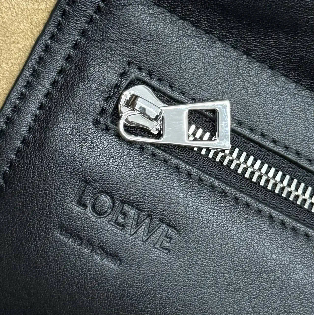 Loewe Men Flamenco satchel in shiny supple calfskin B411FSAX04 Black