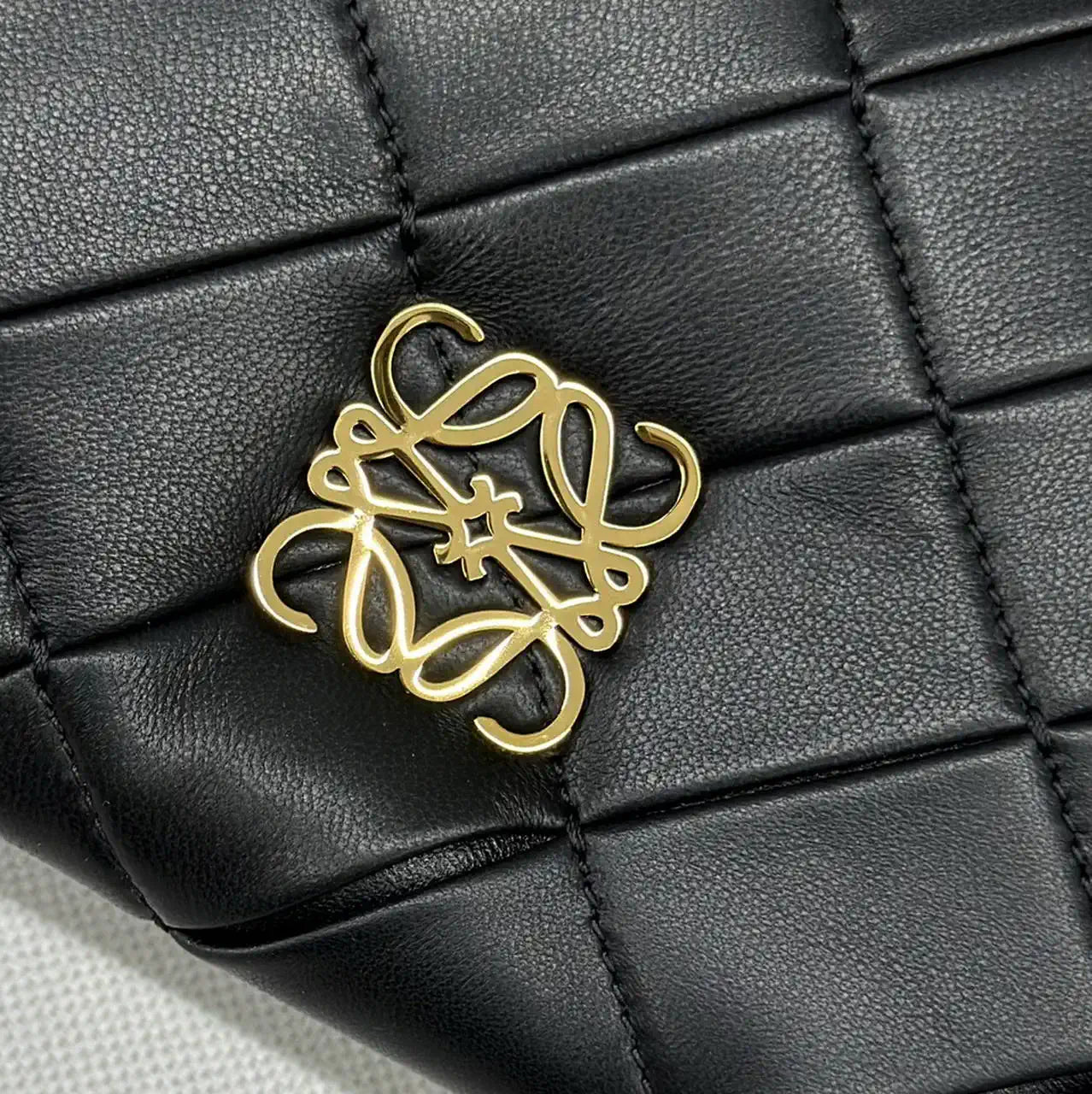Loewe Puffer Goya Bag in Pleated Shiny Nappa  A896P41X148752 Black