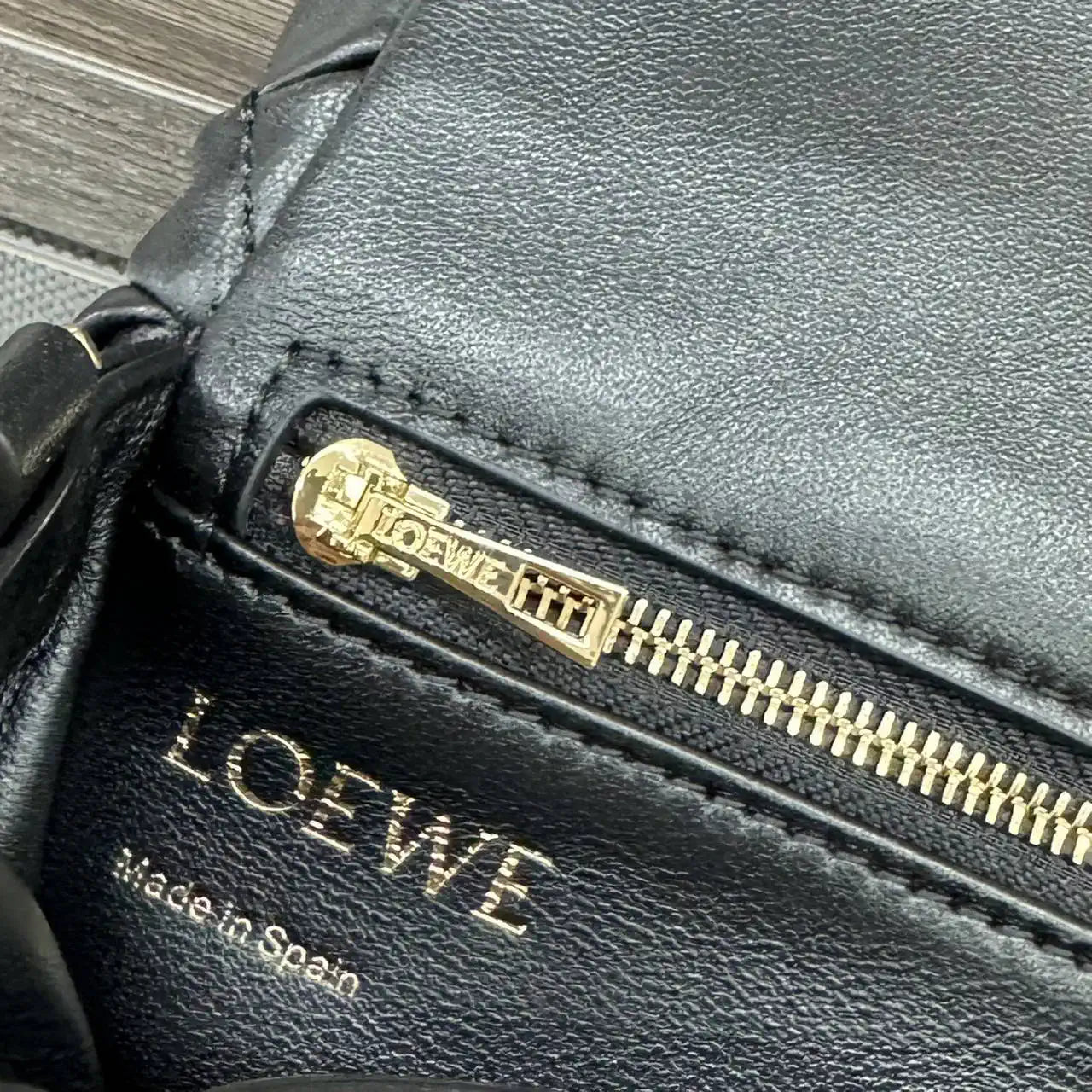 Loewe Puffer Goya Bag in Pleated Shiny Nappa  A896P41X148752 Black