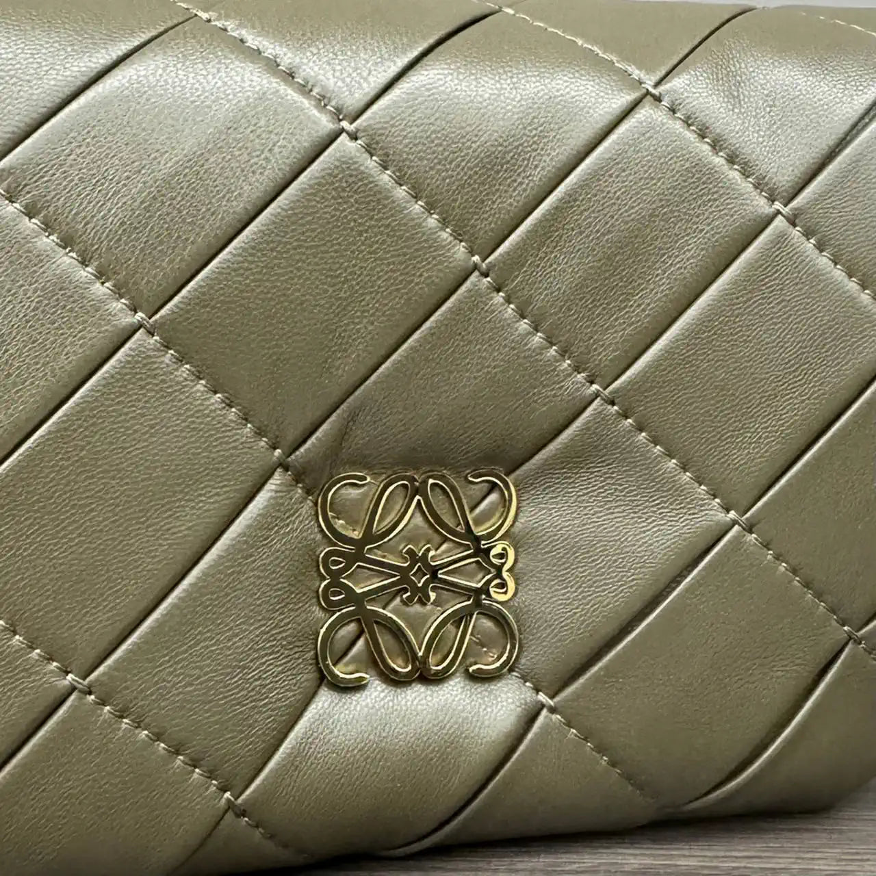Loewe Puffer Goya Bag in Pleated Shiny Nappa  A896P41X148752 Dark Green