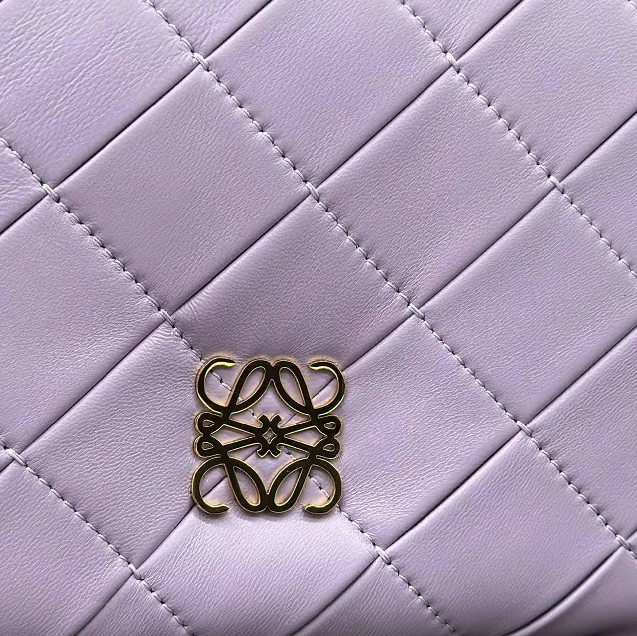 Loewe Large Puffer Goya Bag in Pleated Shiny Nappa 062466 Purple