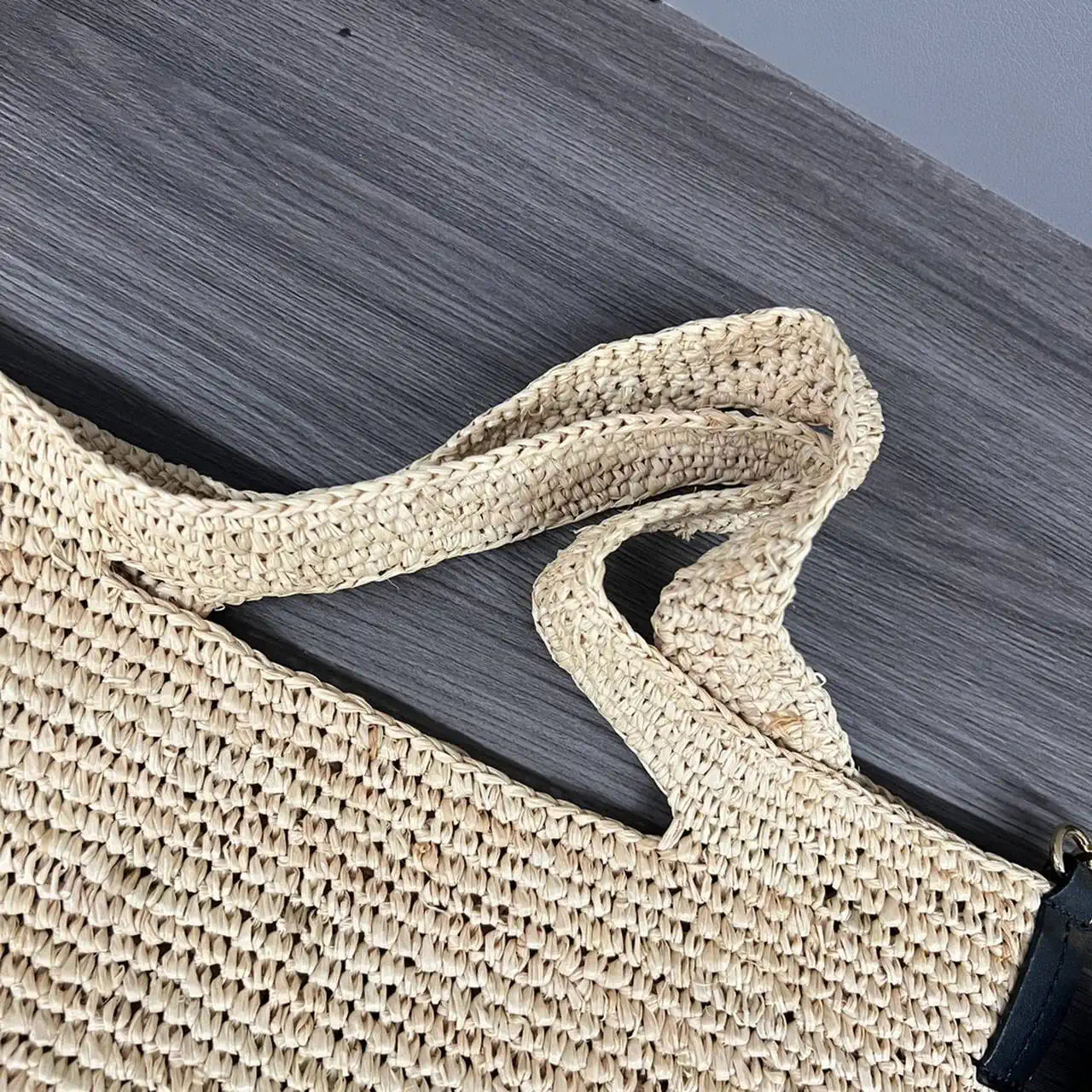 Loewe Slit pochette bag in raffia and calfskin 32824W10 Black