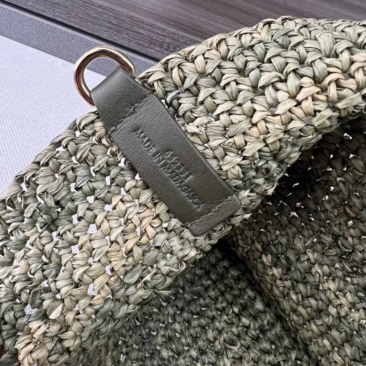 Loewe Slit pochette bag in raffia and calfskin 32824W10 Green