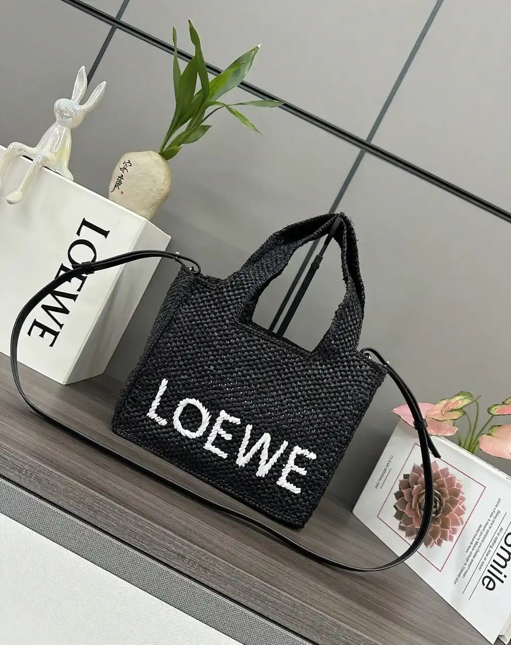 Loewe Small LOEWE Font tote in raffia A685B59X03 Black